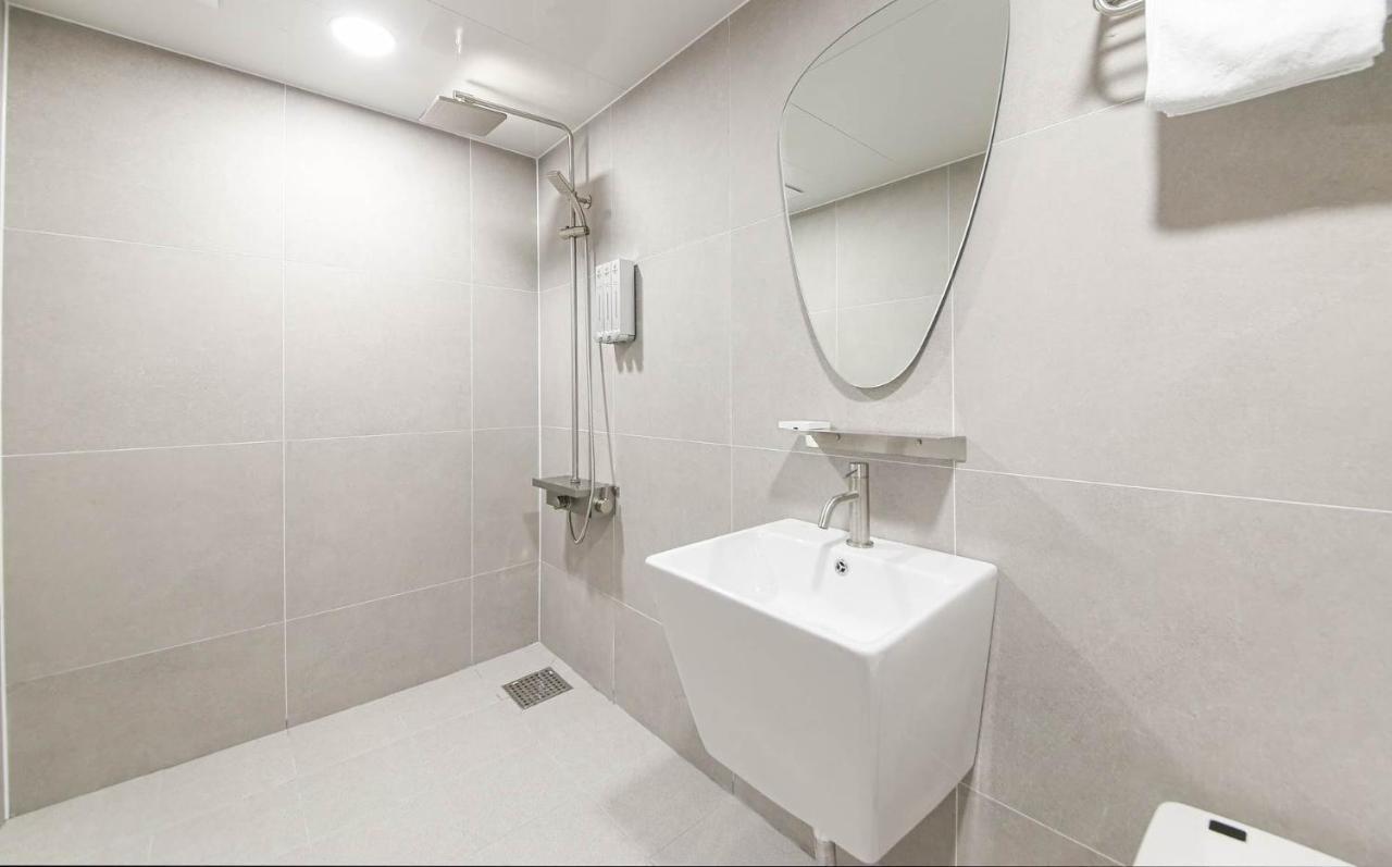 Brown Dot Hotel Sinan غوانغجو المظهر الخارجي الصورة
