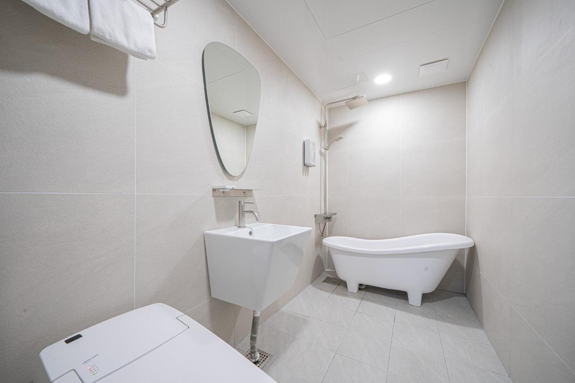 Brown Dot Hotel Sinan غوانغجو المظهر الخارجي الصورة